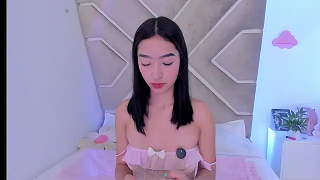 annelisee  online show from June 2026 11:10:02 PM