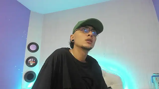 Kayn 420 online show from June 2026 07:20:02 PM