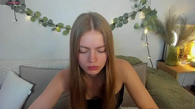 EmillyStarr online show from June 2026 06:42:02 AM