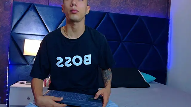 JustynSanshi online show from July 2026 06:11:01 PM