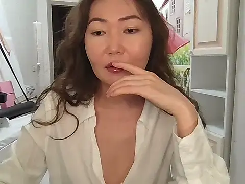 soraisaaa online show from July 2026 07:58:02 PM