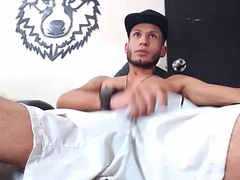 Snapshot of WOLFMONSTERDICK chatting on January 2025 05:44:02 AM WOLFMONSTERDICK online show from January 2025 05:44:02 AM