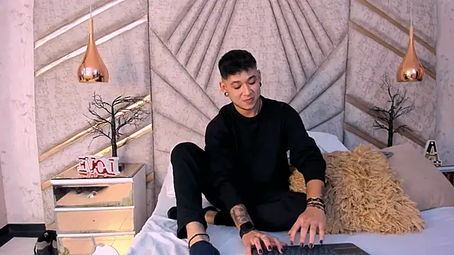 MarkLaurens online show from June 2026 03:18:01 PM