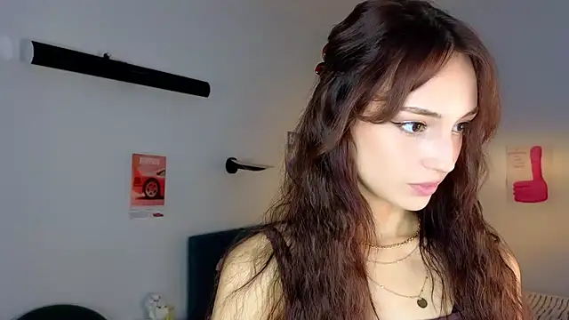 thisskiss online show from June 2026 05:41:01 PM