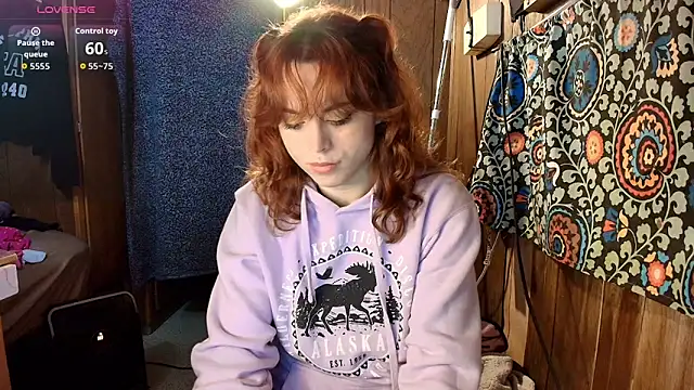 Snapshot of ElinaLaverins chatting on July 2026 02:33:02 AM ElinaLaverins online show from July 2026 02:33:02 AM