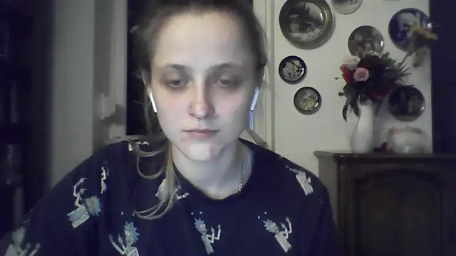 LeaWetGirl online show from June 2026 07:24:01 PM