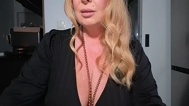 Snapshot of TammyJeann chatting on November 2025 05:46:01 PM TammyJeann online show from November 2025 05:46:01 PM