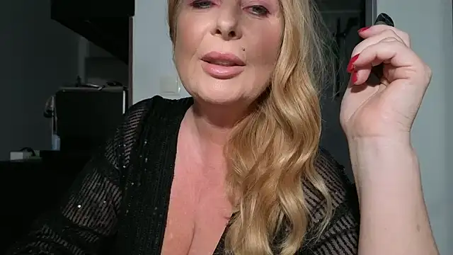 Snapshot of TammyJeann chatting on November 2025 06:01:02 PM TammyJeann online show from November 2025 06:01:02 PM