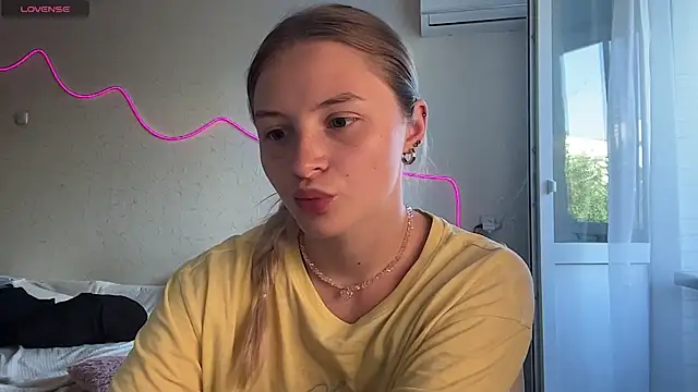 XXXKamilaXXX online show from July 2026 01:17:01 PM