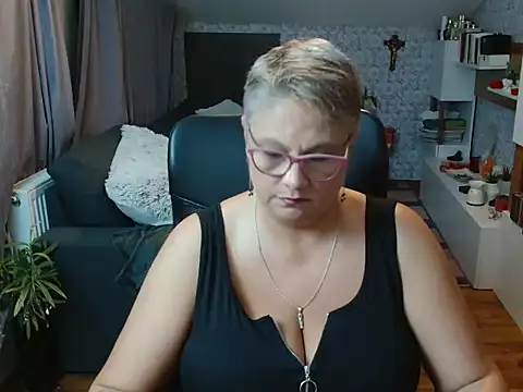 Snapshot of NewHellen4you chatting on July 2026 07:31:01 PM NewHellen4you online show from July 2026 07:31:01 PM