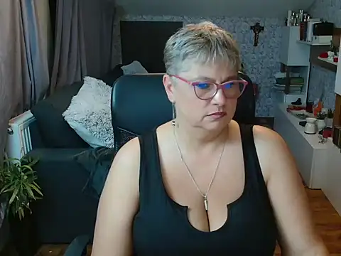 Snapshot of NewHellen4you chatting on July 2026 08:02:01 PM NewHellen4you online show from July 2026 08:02:01 PM