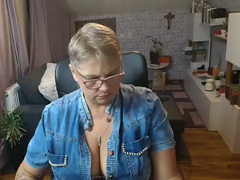 Snapshot of NewHellen4you chatting on July 2026 07:25:01 PM NewHellen4you online show from July 2026 07:25:01 PM