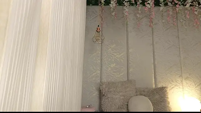 MiiaBloom  online show from July 2026 07:39:02 PM
