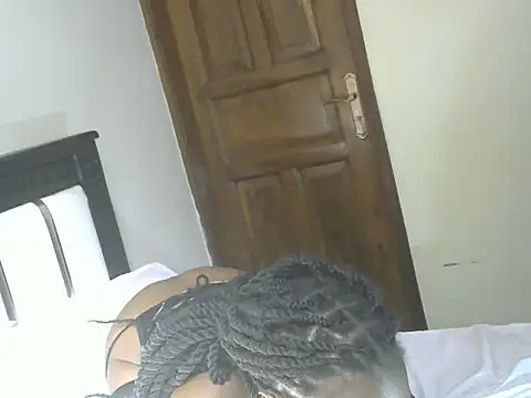 Snapshot of thickpetite chatting on July 2026 07:04:01 AM thickpetite online show from July 2026 07:04:01 AM