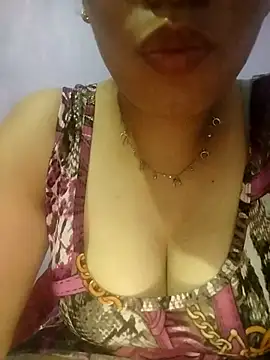 Snapshot of YourSchika chatting on July 2026 07:47:02 PM YourSchika online show from July 2026 07:47:02 PM