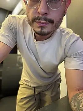 andrewlopezz online show from July 2026 09:48:01 PM