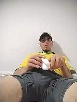 Snapshot of Pacomaster chatting on July 2026 04:30:02 AM Pacomaster online show from July 2026 04:30:02 AM