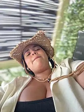 AliceStarshine online show from December 2025 05:59:02 PM