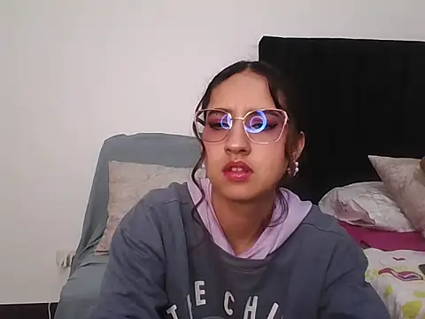 Snapshot of JustVeroo chatting on July 2026 02:34:02 AM JustVeroo online show from July 2026 02:34:02 AM