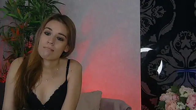 Snapshot of KhristyBells chatting on July 2026 06:47:02 AM KhristyBells online show from July 2026 06:47:02 AM