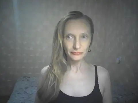 Snapshot of LunaBelle2 chatting on July 2026 06:52:01 PM LunaBelle2 online show from July 2026 06:52:01 PM