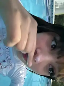 Snapshot of chlloe_larson chatting on July 2026 11:22:02 PM chlloe larson online show from July 2026 11:22:02 PM