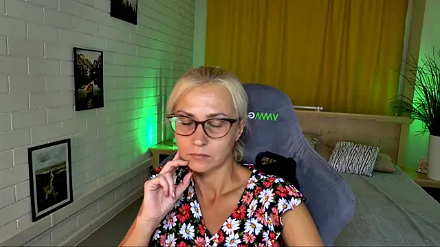 RondaGrinz online show from July 2026 01:56:02 PM