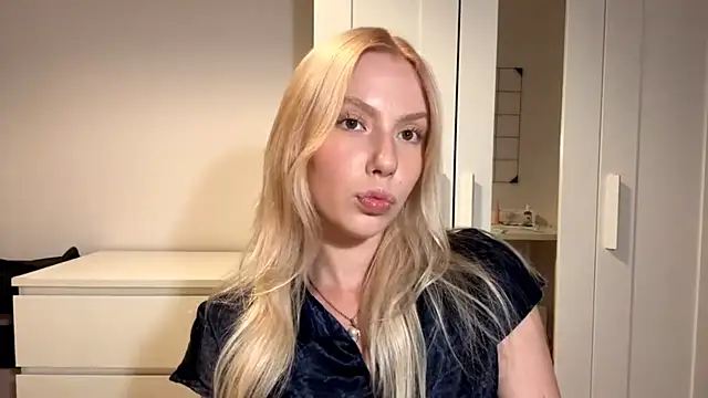 Snapshot of KerryKausch chatting on July 2026 08:27:02 PM KerryKausch online show from July 2026 08:27:02 PM