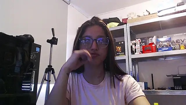 Luna sweetie  online show from July 2026 01:10:02 PM