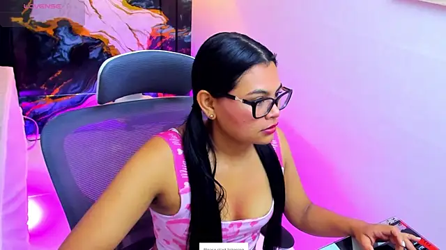 Snapshot of SofiaaReed chatting on July 2026 11:27:01 AM SofiaaReed online show from July 2026 11:27:01 AM