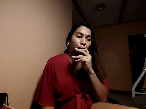 CreamyJulia online show from July 2026 06:58:01 PM