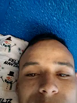 davidflz95 online show from July 2026 06:40:01 PM