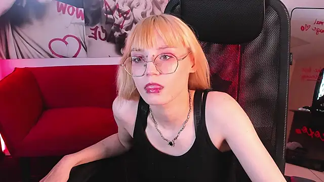 ReminaMeow online show from July 2026 07:21:01 AM