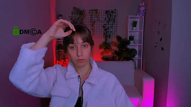 Snapshot of elodie_crystal chatting on July 2026 09:17:01 AM elodie crystal online show from July 2026 09:17:01 AM