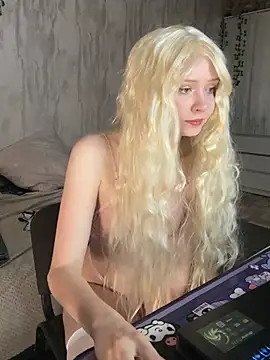 Snapshot of pocet_barbie chatting on July 2026 06:58:02 AM pocet barbie online show from July 2026 06:58:02 AM