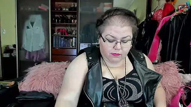 Snapshot of KaryQueen chatting on February 2025 04:11:01 AM KaryQueen online show from February 2025 04:11:01 AM