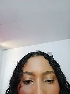Paula Akari online show from July 2026 04:35:01 PM