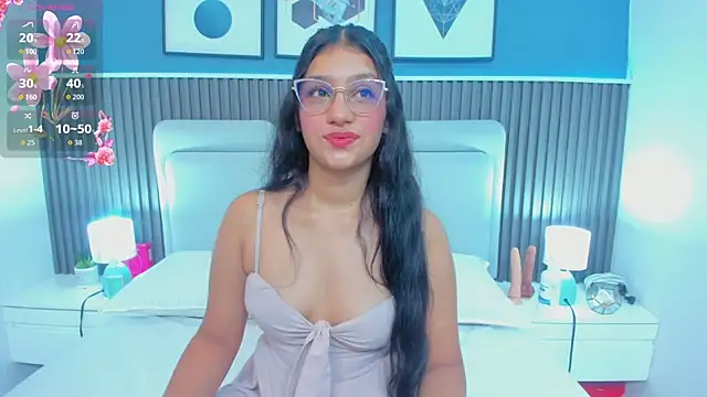 Snapshot of Vale_cute18 chatting on July 2026 11:40:02 AM Vale cute18 online show from July 2026 11:40:02 AM