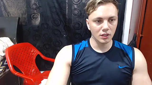 Snapshot of kike_energy chatting on March 2025 08:06:02 PM kike energy online show from March 2025 08:06:02 PM