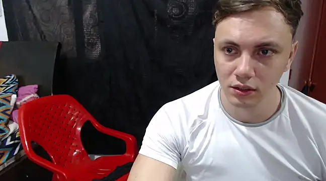 Snapshot of kike_energy chatting on February 2025 08:17:02 PM kike energy online show from February 2025 08:17:02 PM