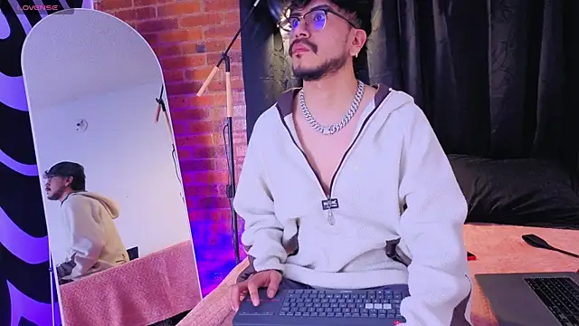 Zayn Bellmont online show from July 2026 01:38:01 AM