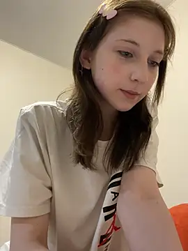 Lia Kim  online show from July 2026 05:43:01 PM