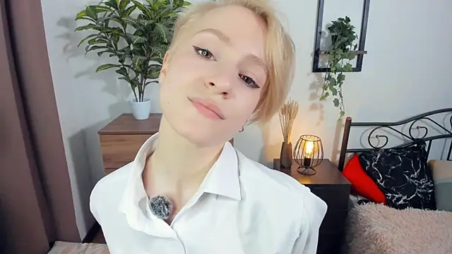 JanettePerro online show from July 2026 08:42:01 PM