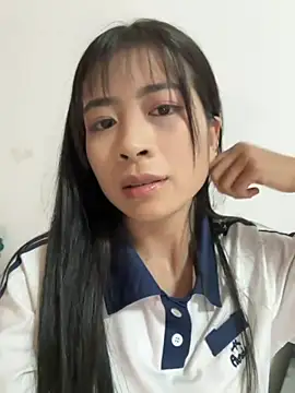 yiyiya520 online show from July 2026 08:15:02 AM