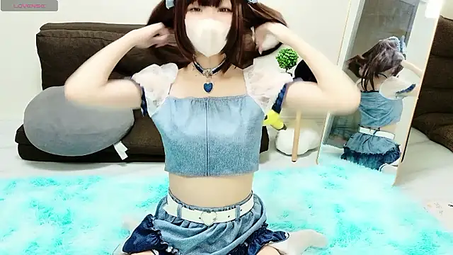 Snapshot of Shuka-chan chatting on July 2026 10:35:01 AM Shuka-chan online show from July 2026 10:35:01 AM