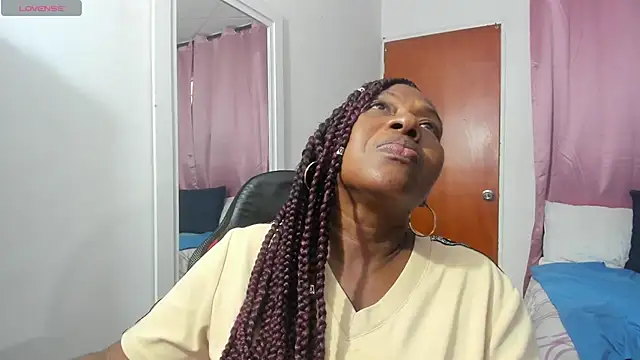 LupeAdams online show from April 2026 10:22:01 PM