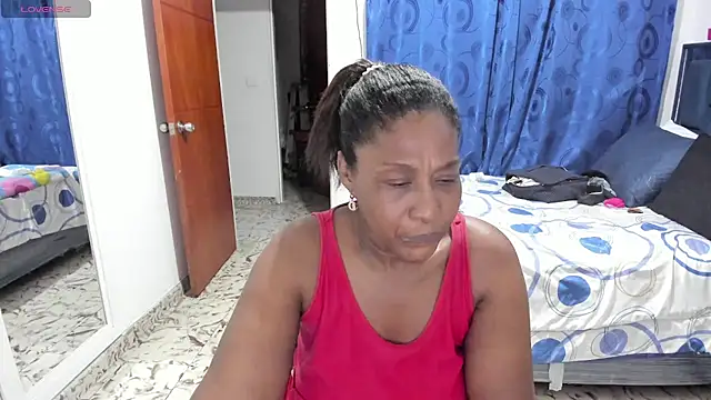 Snapshot of LupeAdams chatting on October 2025 04:24:01 AM LupeAdams online show from October 2025 04:24:01 AM