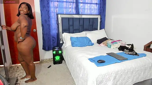 LupeAdams online show from February 2026 10:34:01 PM