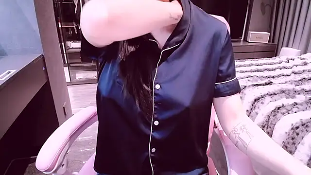 Snapshot of SungkyunnKwan chatting on January 2026 03:02:02 AM SungkyunnKwan online show from January 2026 03:02:02 AM