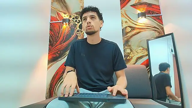 Snapshot of LUCA_GREEND chatting on July 2026 12:37:02 PM LUCA GREEND online show from July 2026 12:37:02 PM